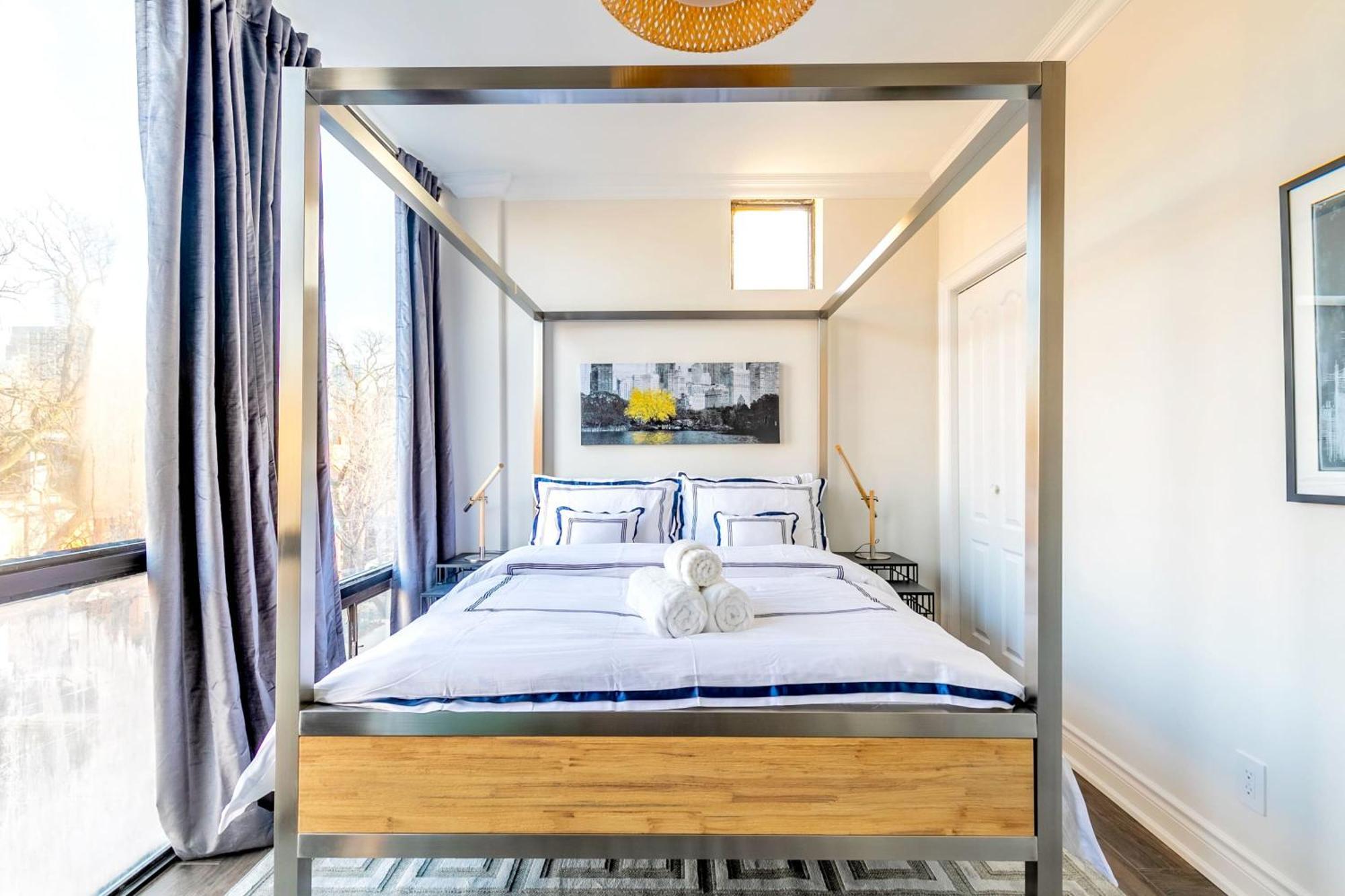Modern Pet-Friendly Chinatown Apartment Toronto Exterior photo